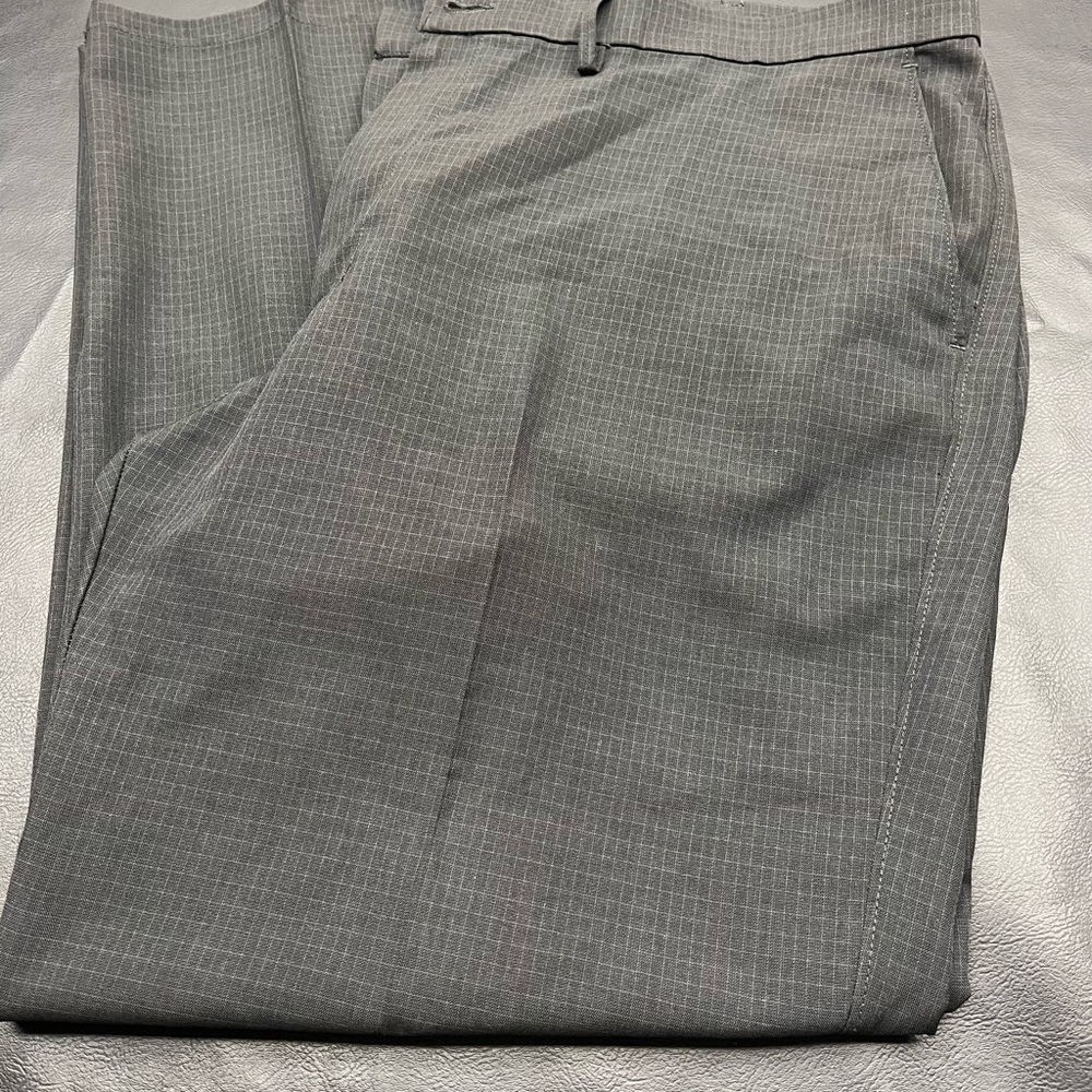 Men’s Haggar dress pants - Size 42/29 - Gently worn - Picture 1 of 10